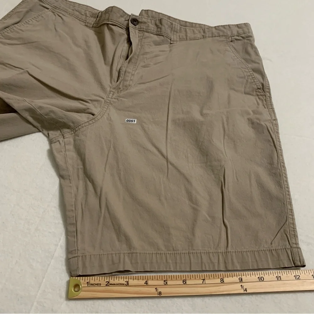 Magellan Outdoors‎ Shorts Men's Flat Front Cotton Blend Khaki Size 44W Inseam 9